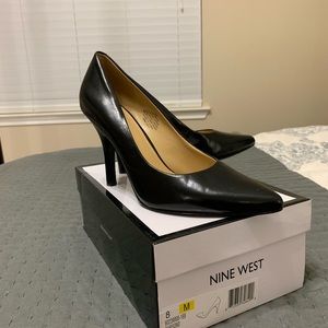 Women’s Nine West pumps